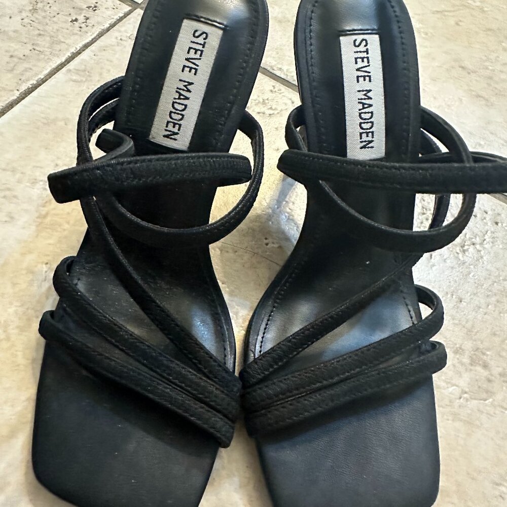 Steve Madden Black strappy heels Size 6